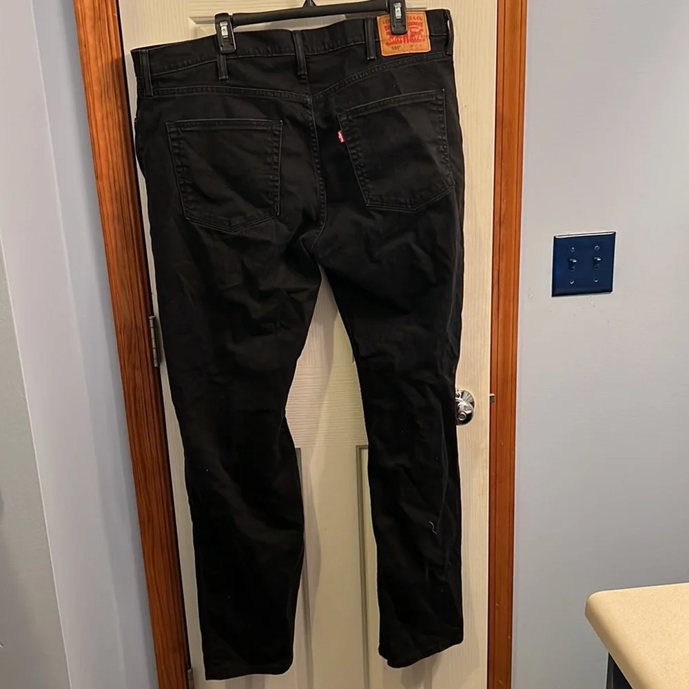 Black Levi’s 559 size 40x 36